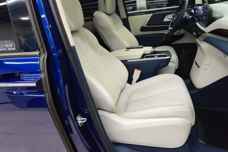 Used Buick Century 2023 2.0T Six-Seater Yinshi Edition
