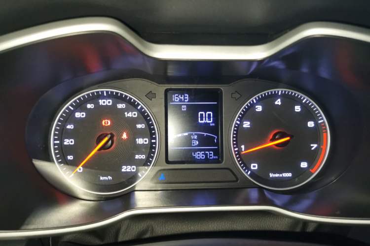 Used MG ZS 2020 Global Bestseller with 1.5L Engine Manual Transmission and a Massive 65-Inch Panoramic Sunroof Version
