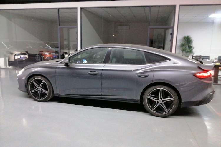 Used MG 7 2023 2.0T Automatic Trophy+ Ignition Glory Edition
